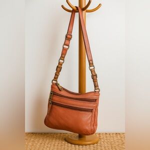 Vintage Fossil pebbled Leather Flat Crossbody Bag in EUC